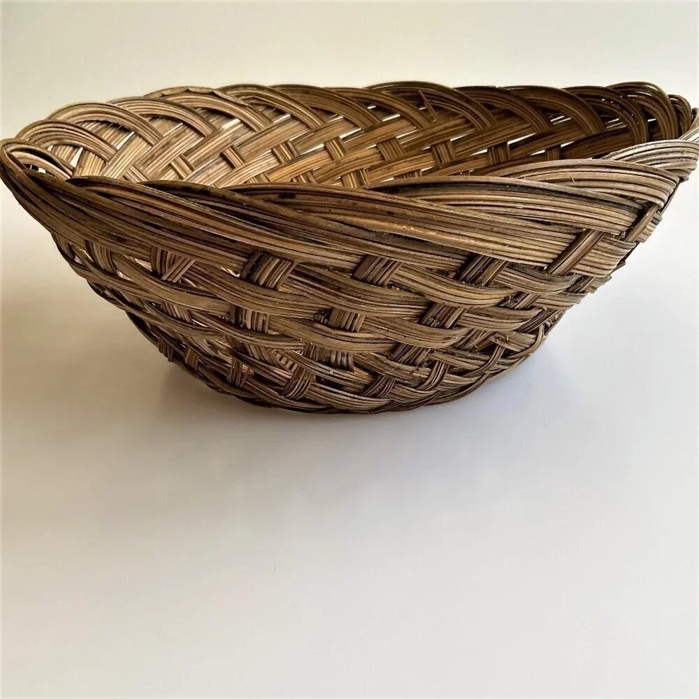 VINTAGE ROUND WICKER BASKET DIY
